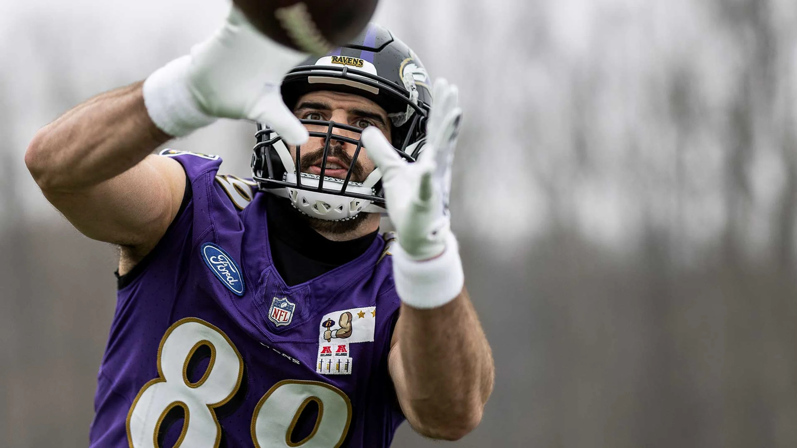 Baltimore Ravens tight end Mark Andrews using hyperbaric oxygen therapy for ankle injury recovery